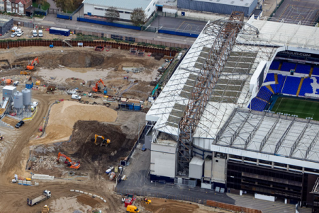 Фанат «Вест Хэма», работающий на стройке стадиона «Тоттенхэма», заложил в здание шарф «молотобойцев»