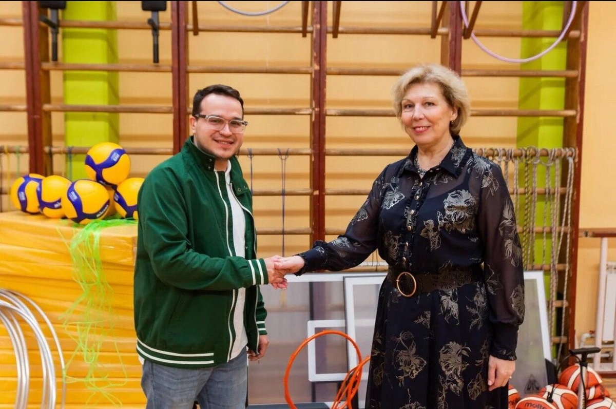 Школа в Санкт-Петербурге получила спортивное оборудование в рамках благотворительной программы BingoBoom