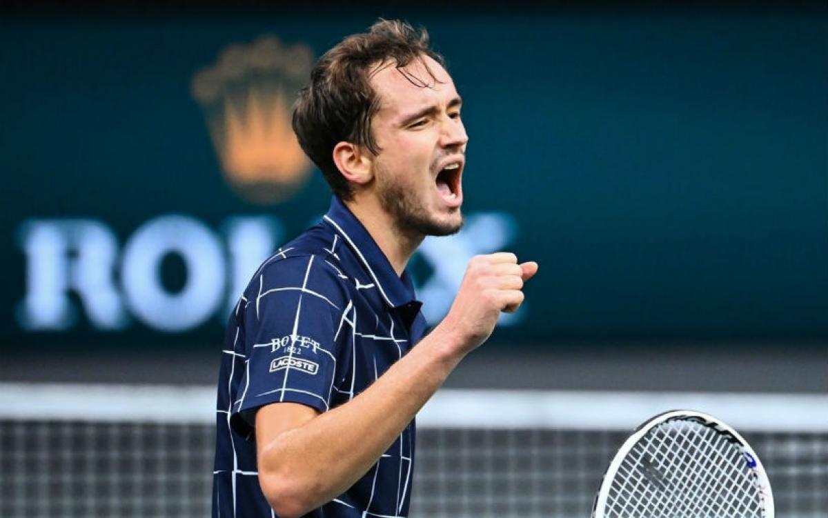 Даниил Медведев выиграл турнир в Париже
