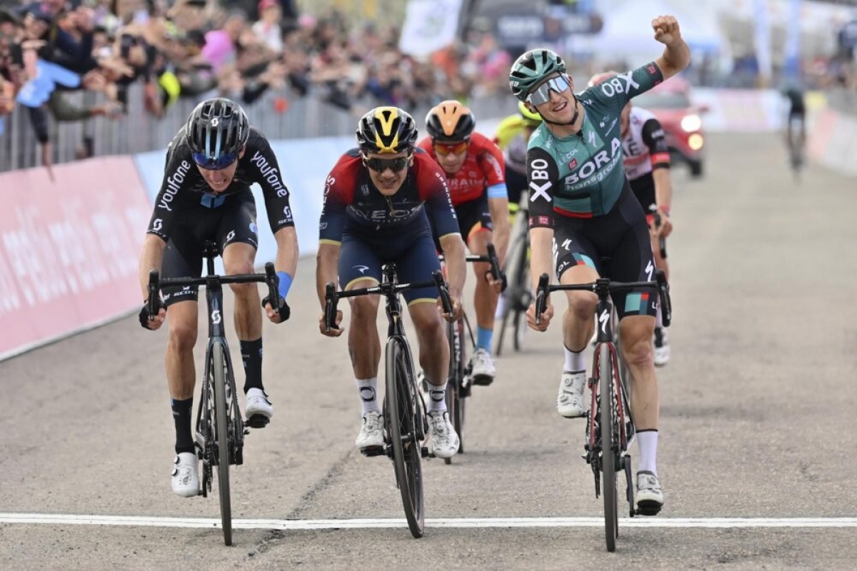Джей Хиндли – победитель 9 этапа Джиро д`Италия-2022