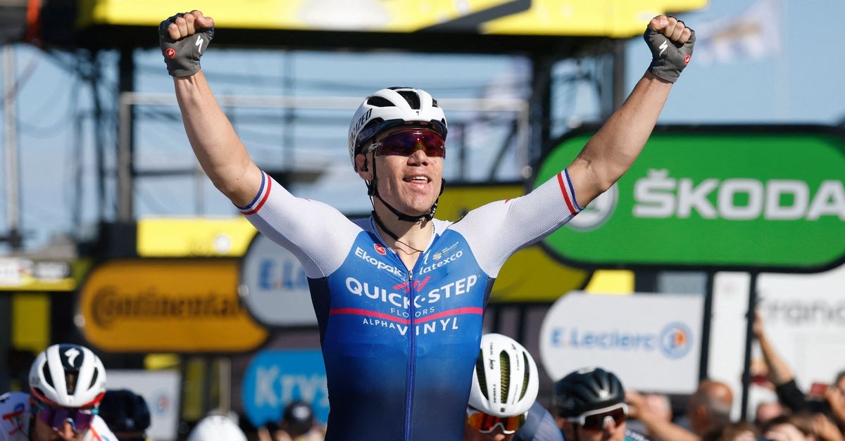 Фабио Якобсен - победитель 2-го этапа Тур де Франс-2022