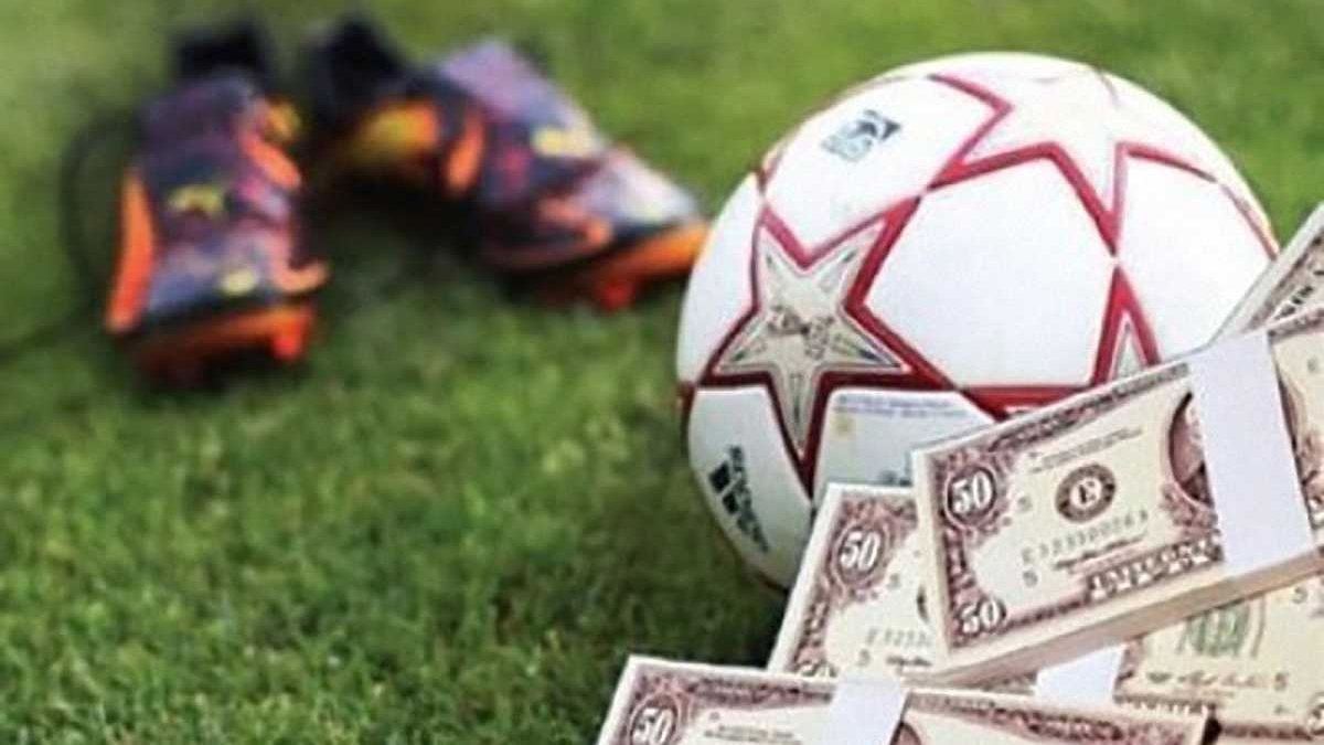 Исполнительного директора ФК «Чайка» Олега Баяна обвиняют в подкупе футбольных судей по 11 эпизодам