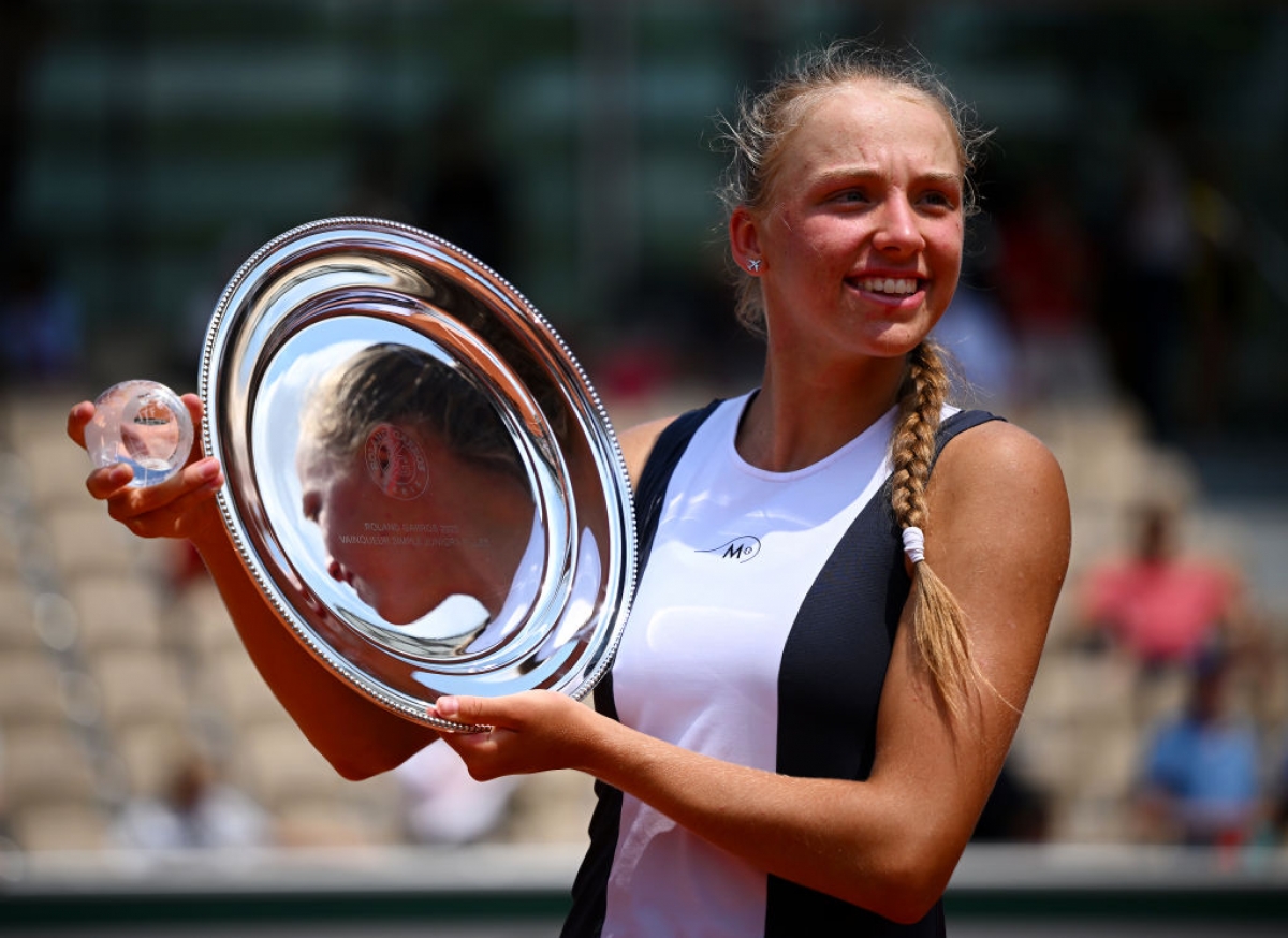 Российская теннисистка Алина Корнеева выиграла Открытый чемпионат Франции среди юниоров